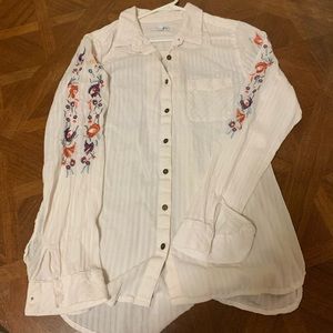 Light weight button down with embroidered sleeves